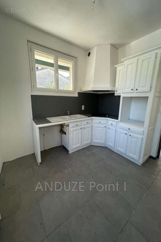Maison 196 m² à Saint-Jean-Du-Gard  - photo 3