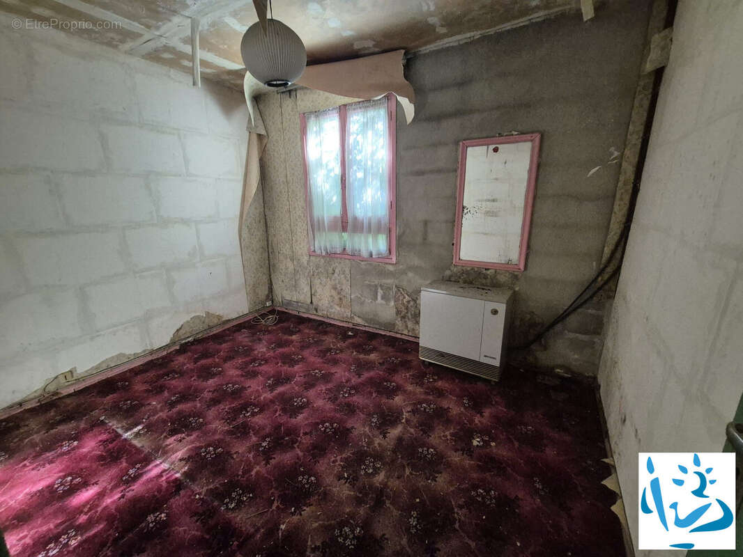 Maison à LA FERRIERE-AU-DOYEN