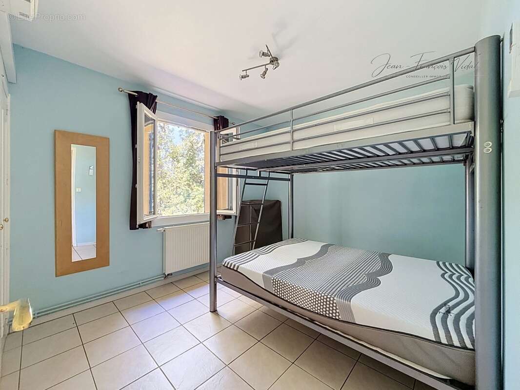 Bouchet – Maison de plain-pied avec piscine chauffée, spa et 2 garages - photo 11