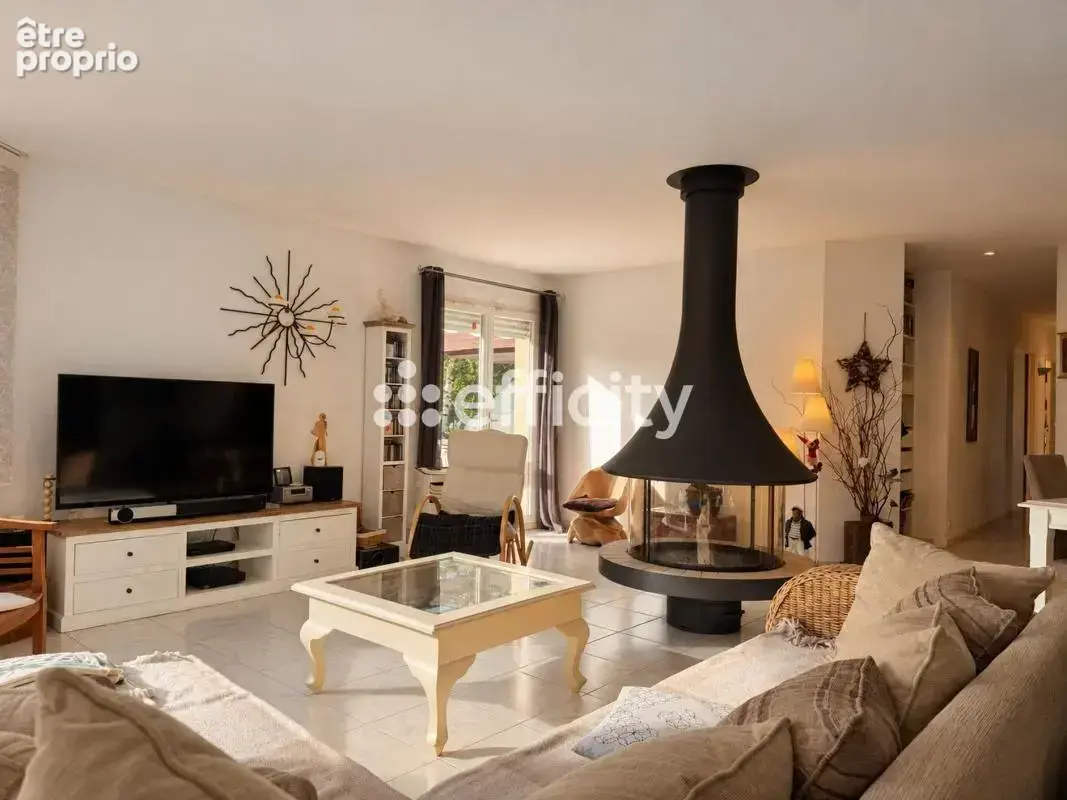 Maison 5 pièces 131 m² à vendre à Ares (33740) - photo 2