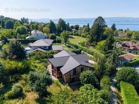 Maison 228 m² à Evian-Les-Bains  - photo 2