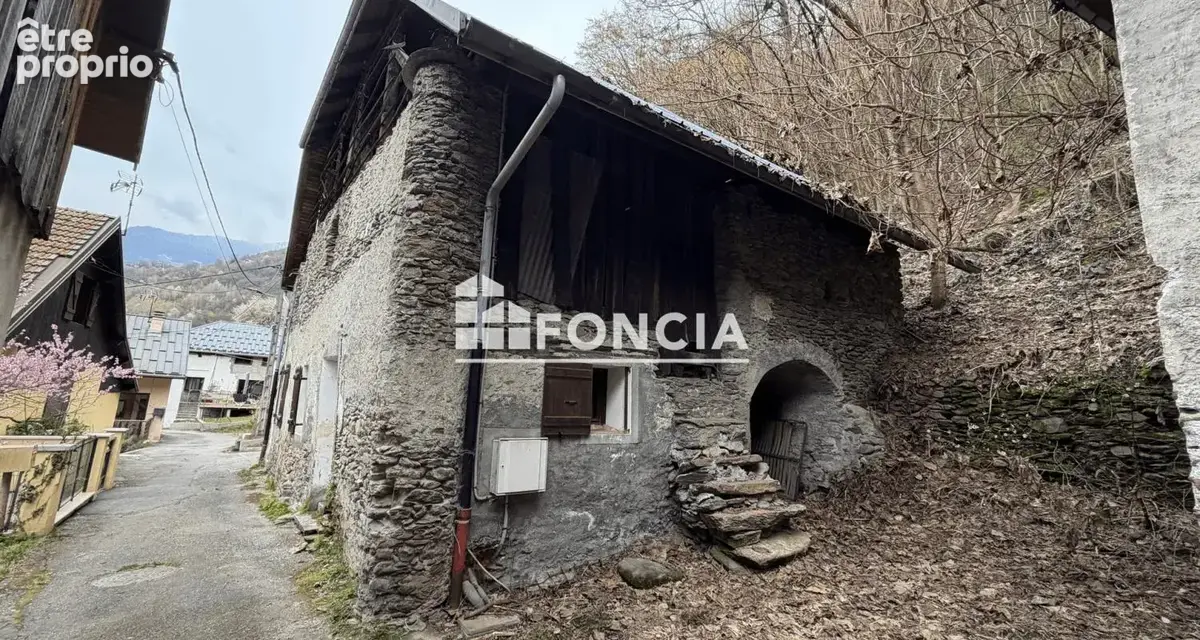 Grange à réhabiliter avec fort potentiel - photo 2