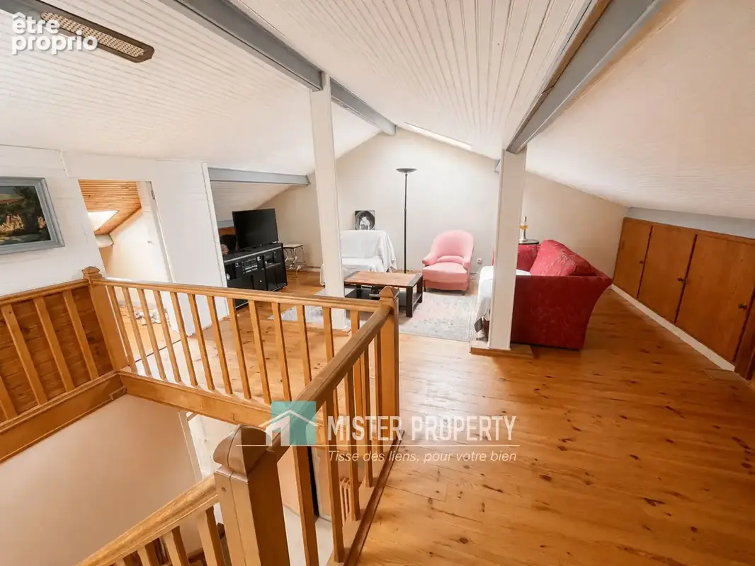 Rare à Bois-Colombes - Maison individuelle 7 pièces avec jardin et nombreuses possibilités - photo 13