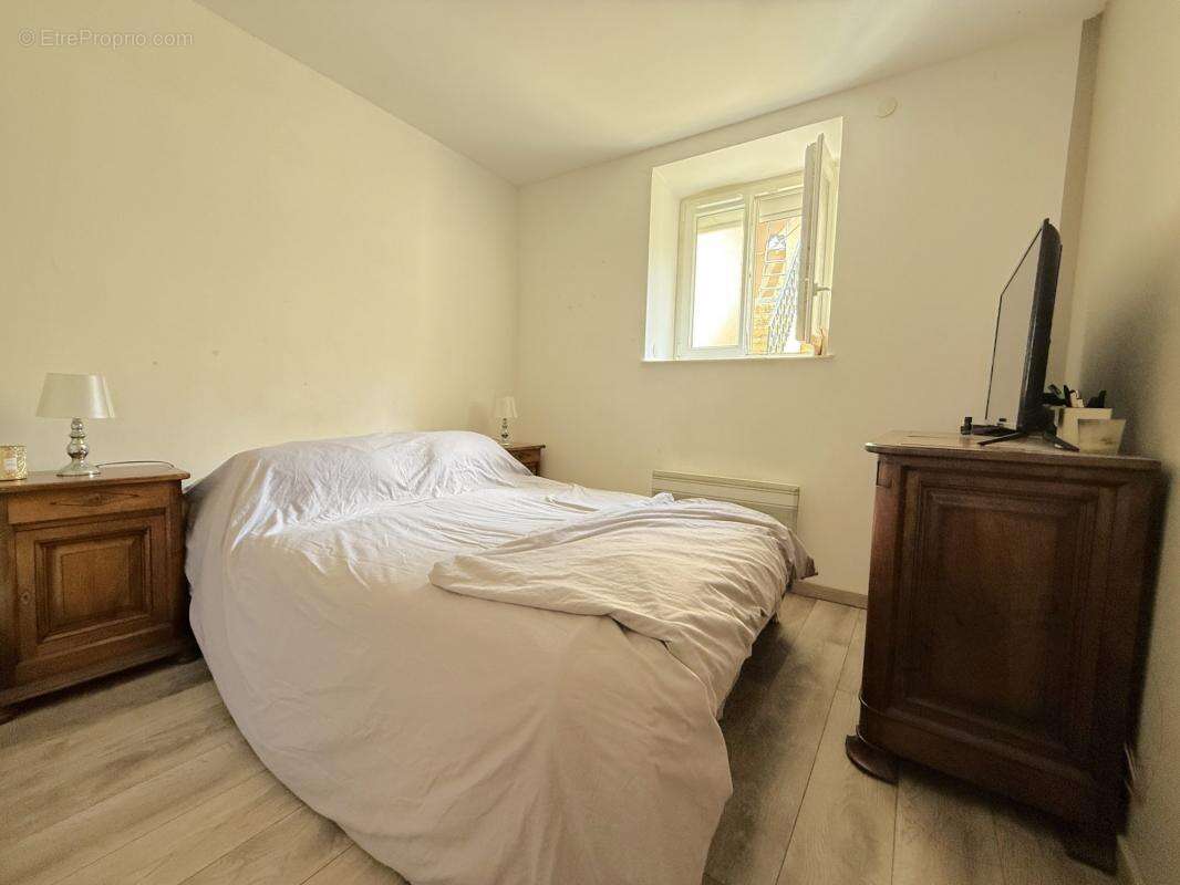 Appartement à SAINT-GENIS-LAVAL