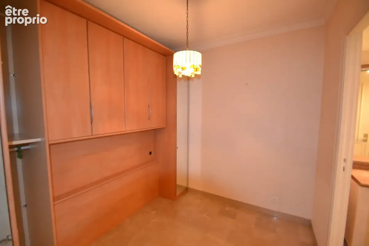 Juan les pins centre beau studio 31 m2 cave parking sous sol - photo 4