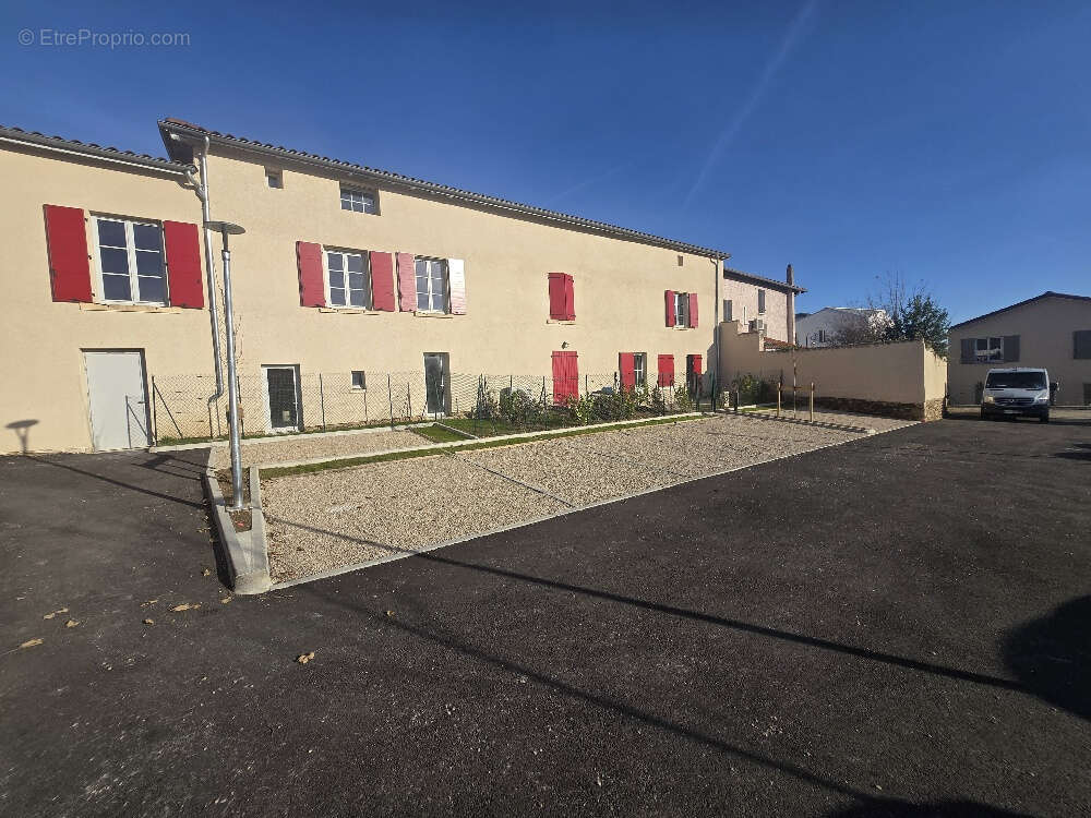 Triplex T4 de 84.80 m2hab. avec jardin privatif à Chaponost (EN COURS DE RENOVATION) - photo 8