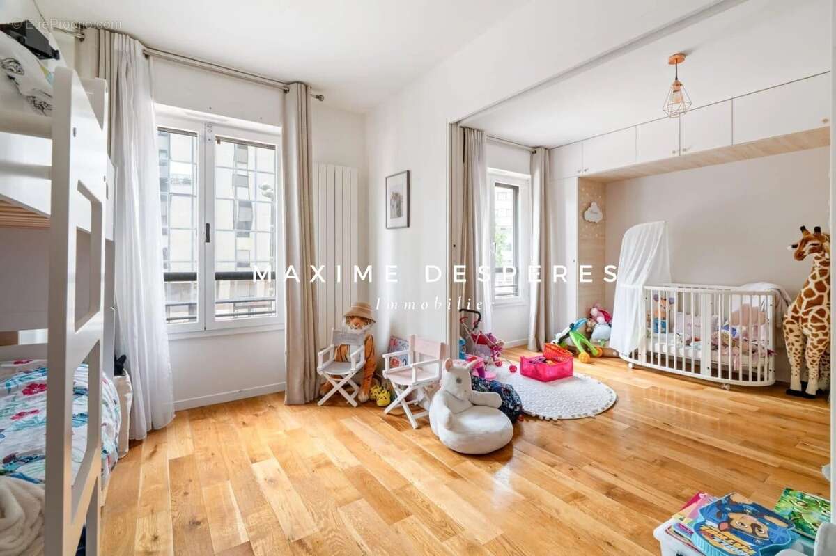 Appartement à LEVALLOIS-PERRET