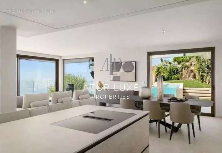 Maison à ROQUEBRUNE-CAP-MARTIN