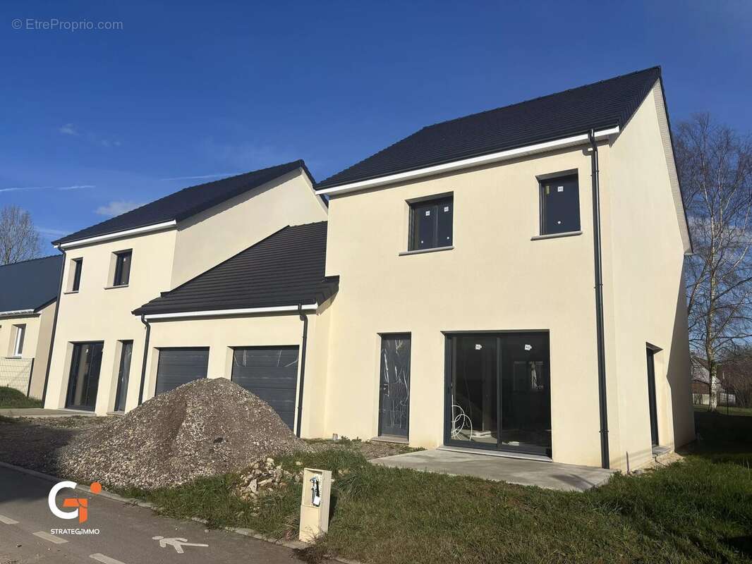 Maison à SAINT-JACQUES-SUR-DARNETAL