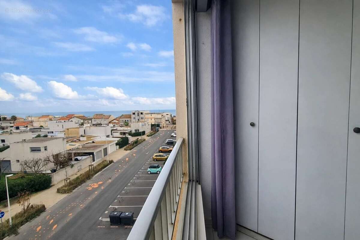 Appartement à MAUGUIO