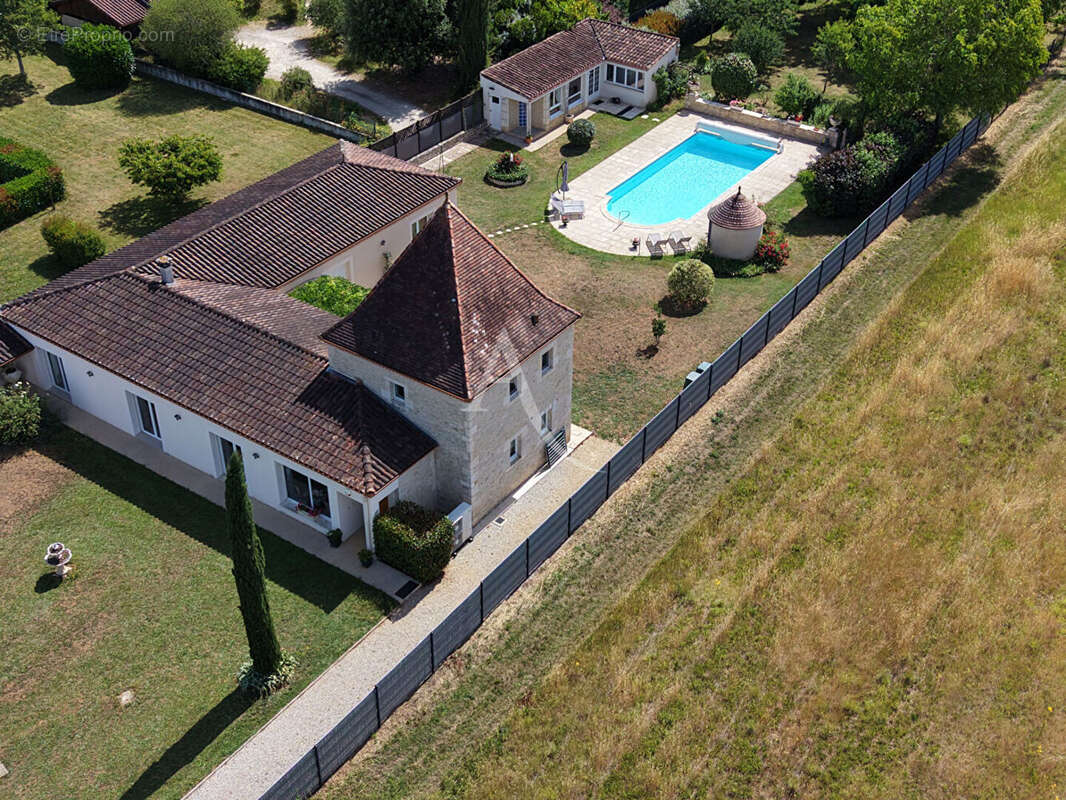 Spacieuse maison de plain-pied avec piscine, studio indépendant et grand jardin - photo 5