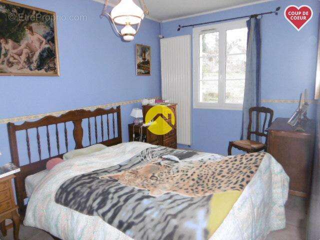 Maison à FONTGOMBAULT