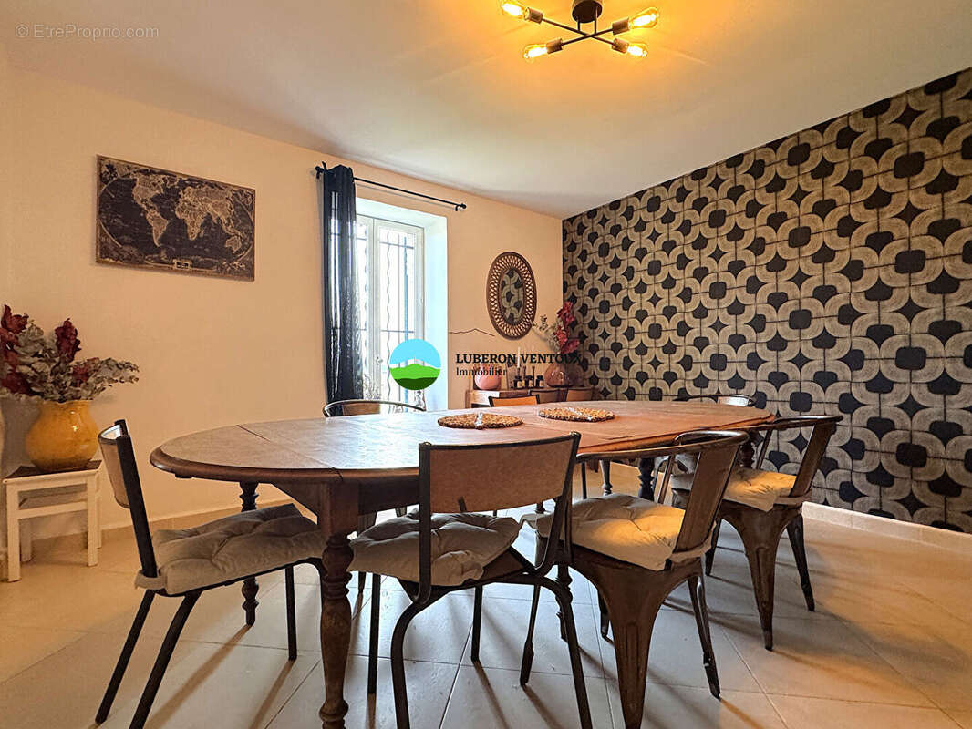 Maison à PERNES-LES-FONTAINES