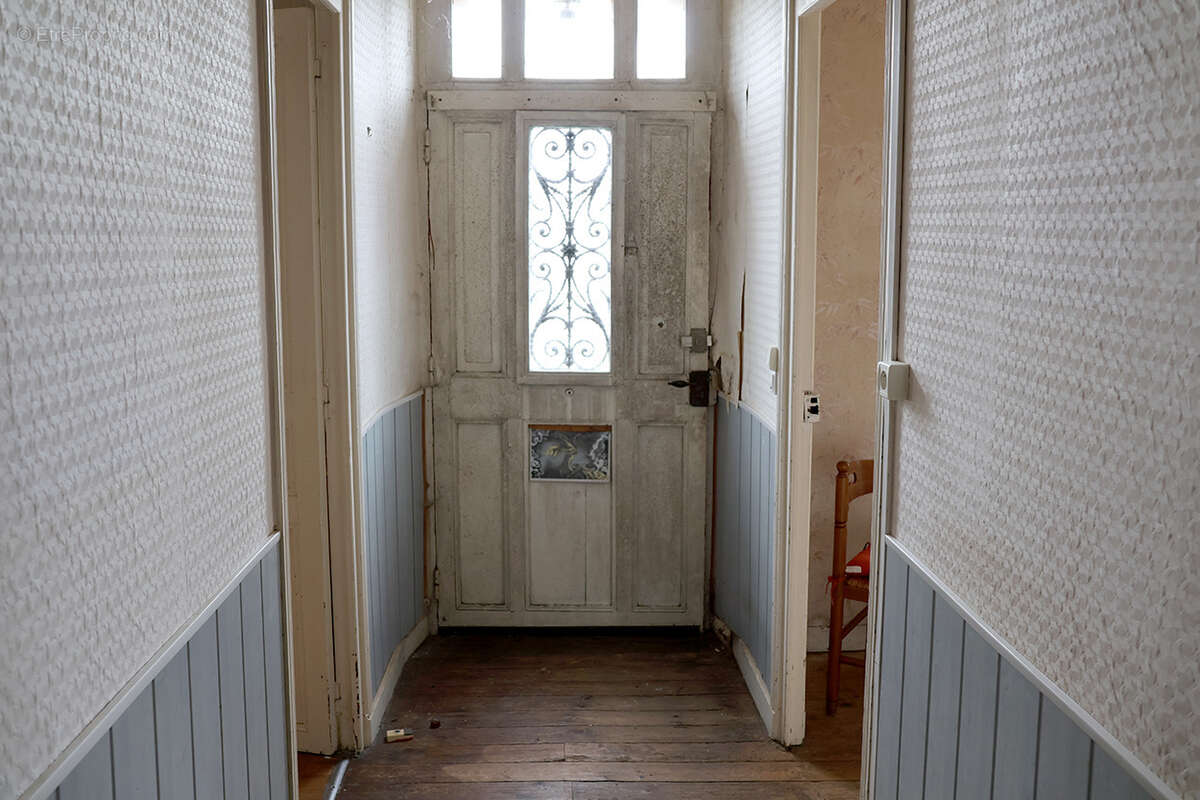 Maison à BELLE-ISLE-EN-TERRE