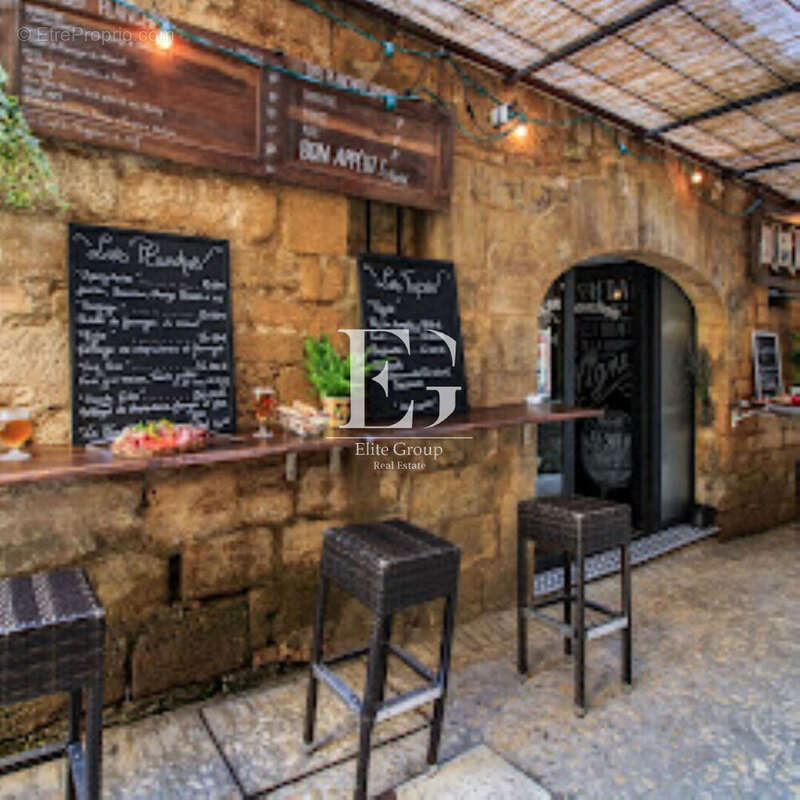 Commerce à SARLAT-LA-CANEDA