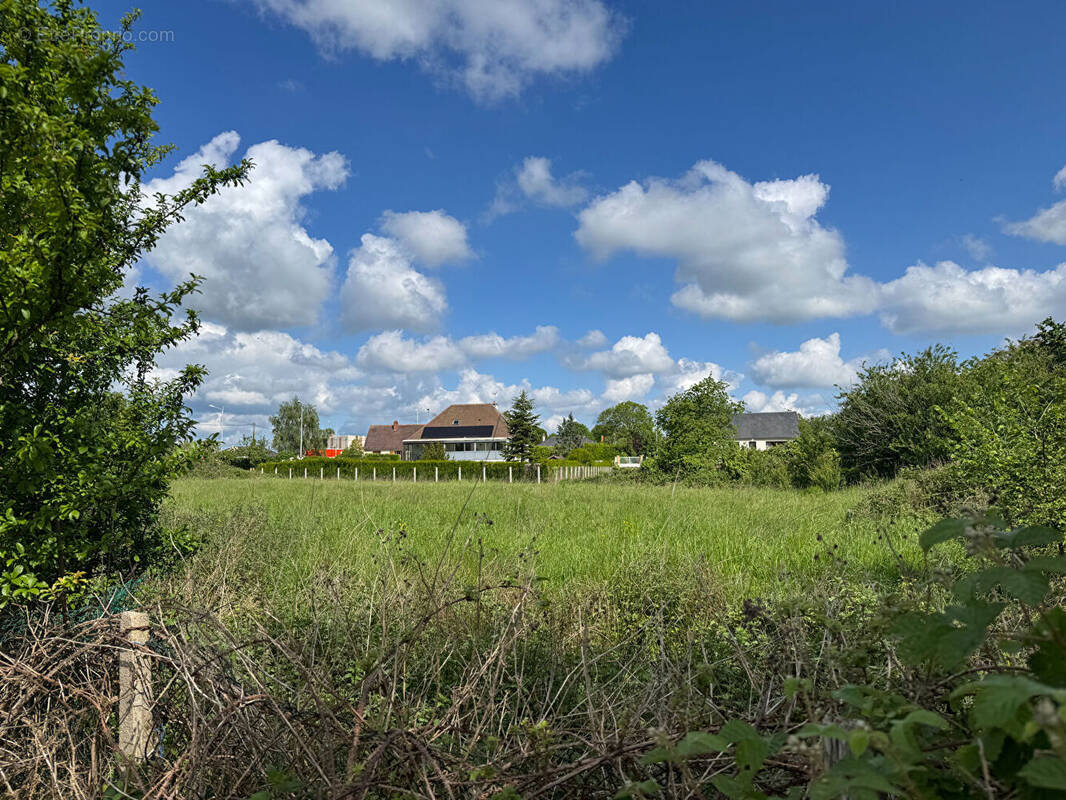 Terrain à VERNEUIL-SUR-AVRE