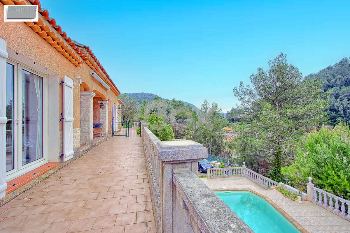 Maison à SOLLIES-TOUCAS