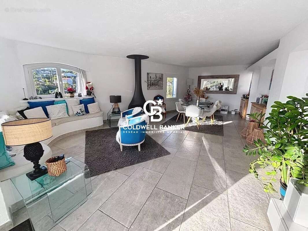 Maison à LES ISSAMBRES