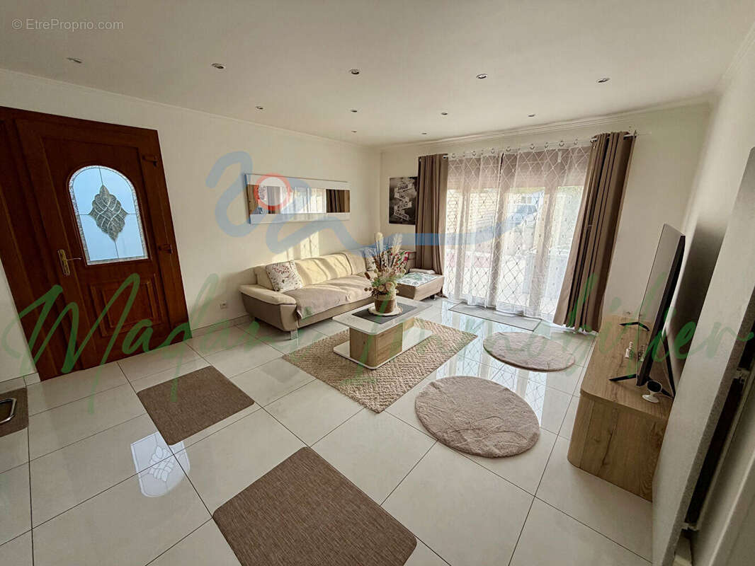 Maison à LIMETZ-VILLEZ