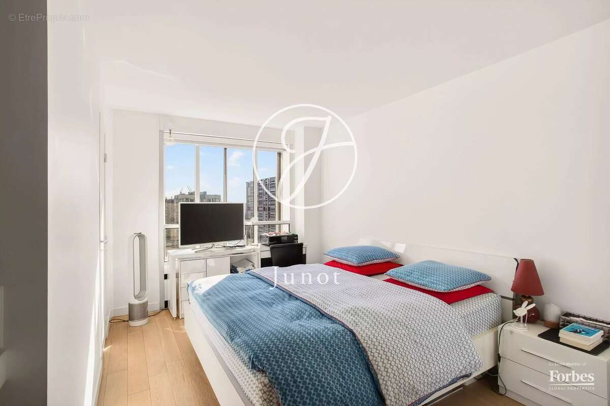 Paris 15e - TOUR DE MARS / QUAI DE GRENELLE - Appartement - 5 pièces - 114,58m² Carrez - 3 chambres - Vue exceptionnelle - Expos - photo 13