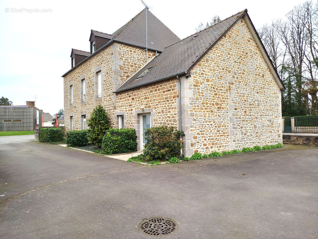 Appartement à MONTOURS