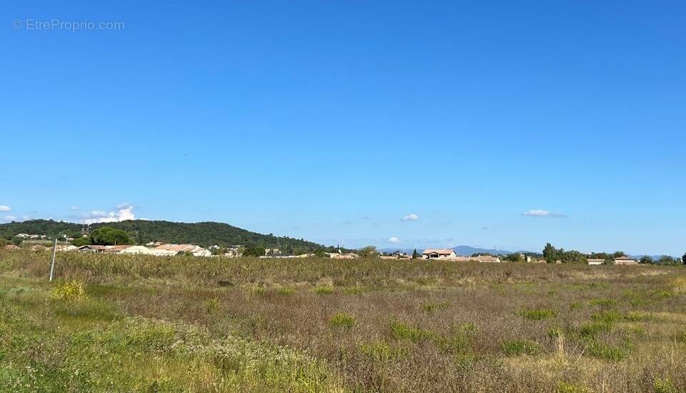 Terrain à RIBAUTE-LES-TAVERNES