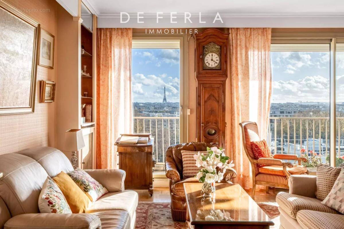 Appartement à COURBEVOIE