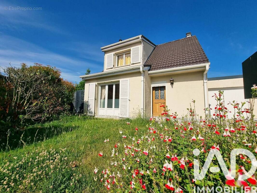 Photo 1 - Maison à LA BASSEE