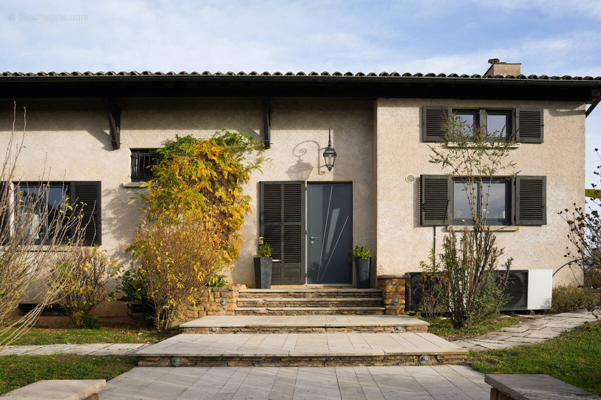 Maison à CORCELLES-EN-BEAUJOLAIS