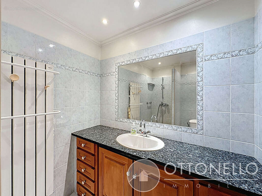 Maison à ROQUEBRUNE-SUR-ARGENS