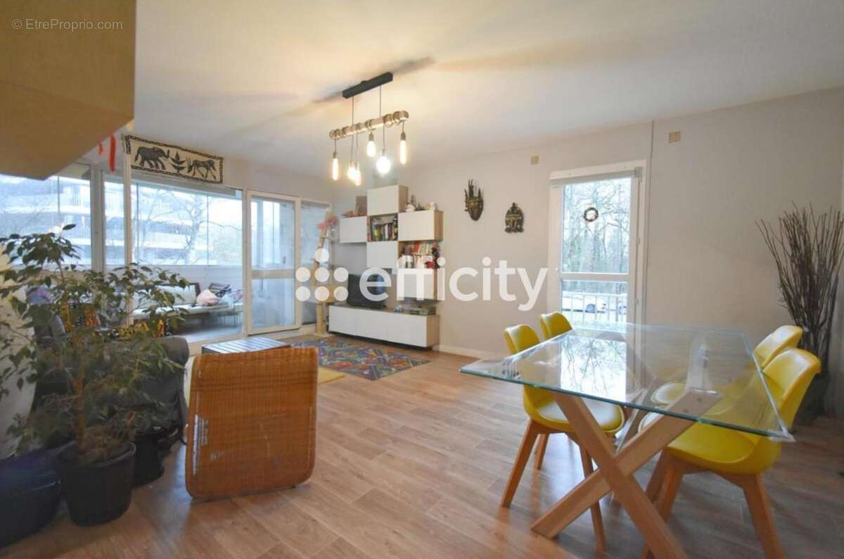 Appartement à VELIZY-VILLACOUBLAY