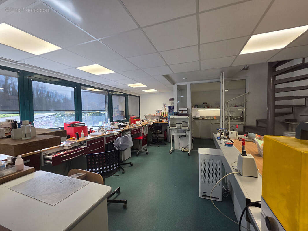 Commerce à GRESY-SUR-AIX