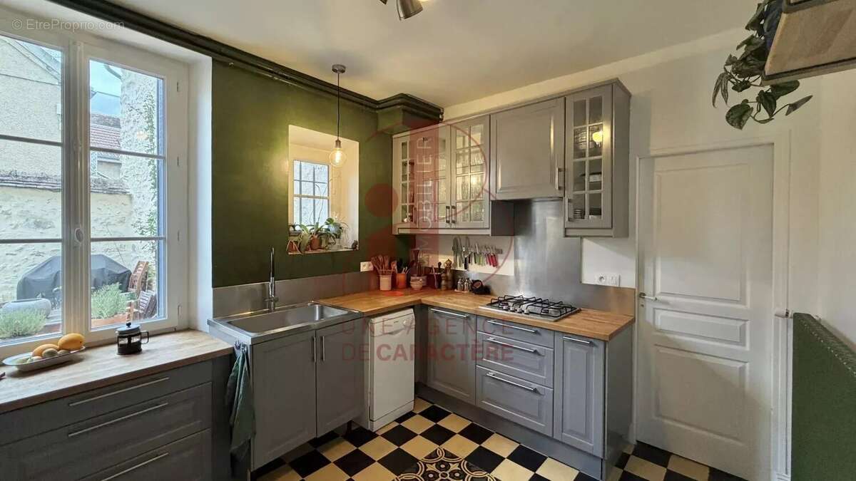 Maison à FONTAINEBLEAU