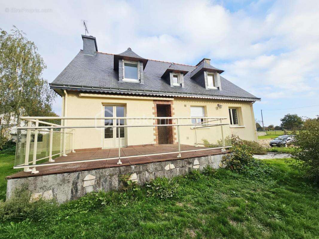 Maison à MAURE-DE-BRETAGNE