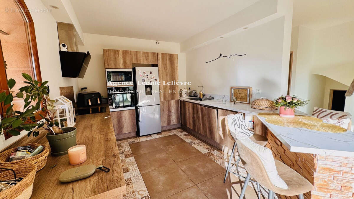 Maison à LES ISSAMBRES