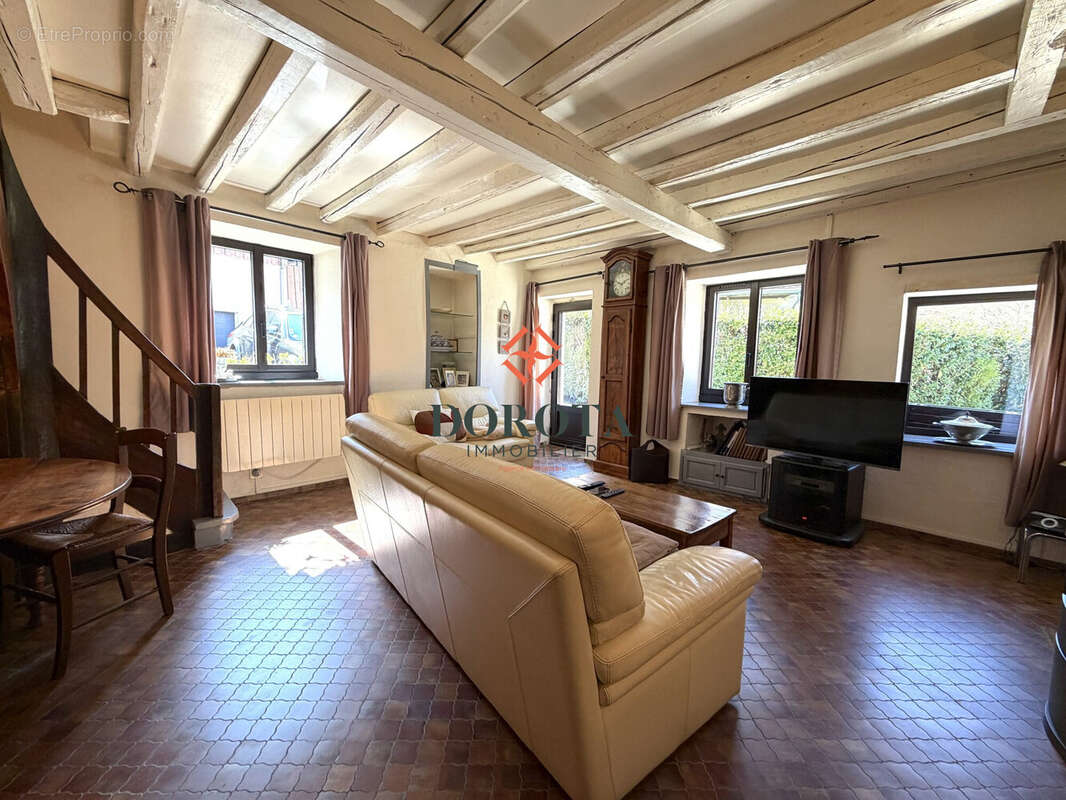 Maison à LA COMBE-DE-LANCEY