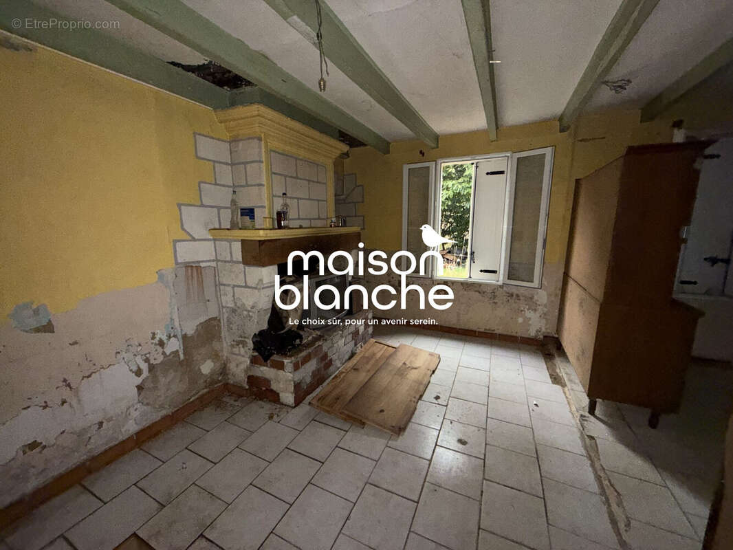 Maison à MONTGUYON