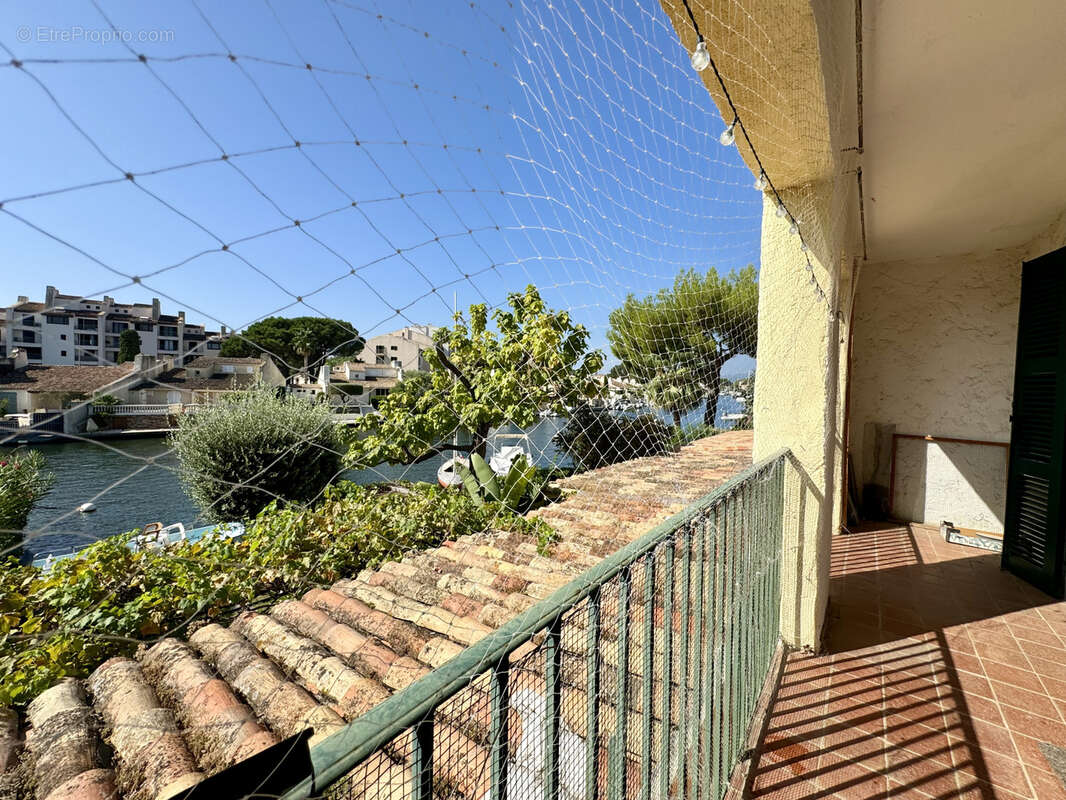 Appartement à GRIMAUD