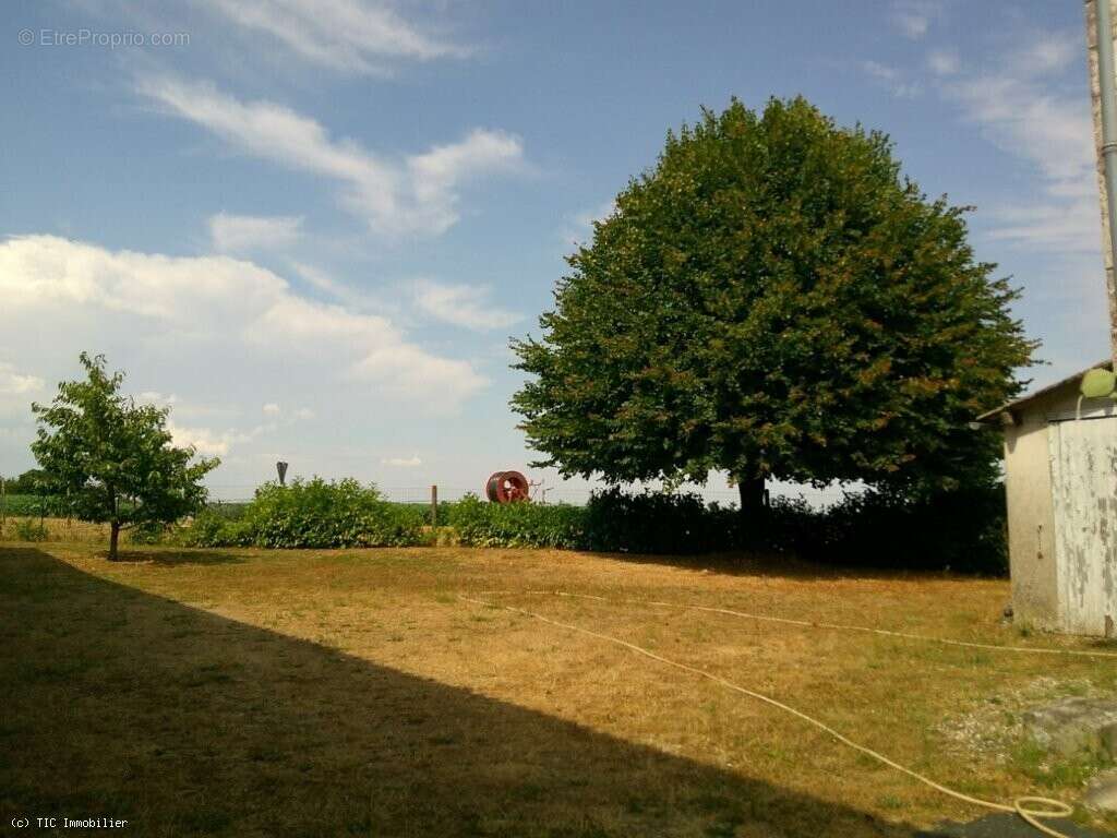 Maison De Campagne Avec Une Deuxième Maison Et D'Autres Dépendances - photo 4