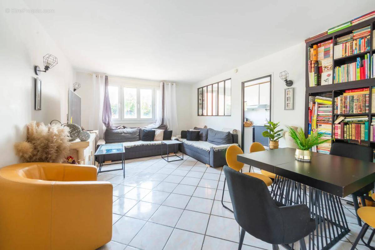 Appartement à LIVRY-GARGAN