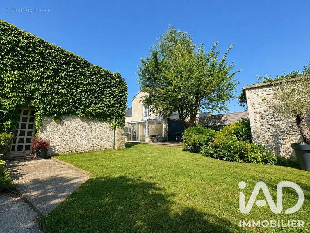 Maison 125 m² à Ecrosnes  - photo 2