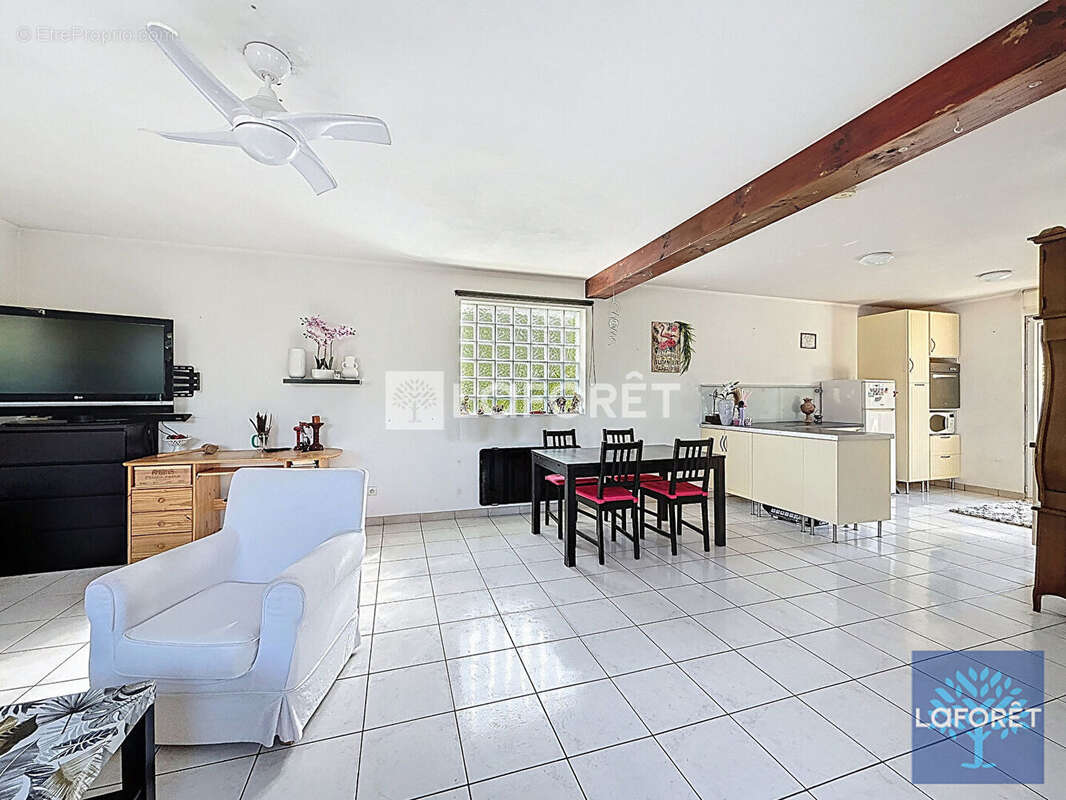 Maison à VIGNEUX-SUR-SEINE