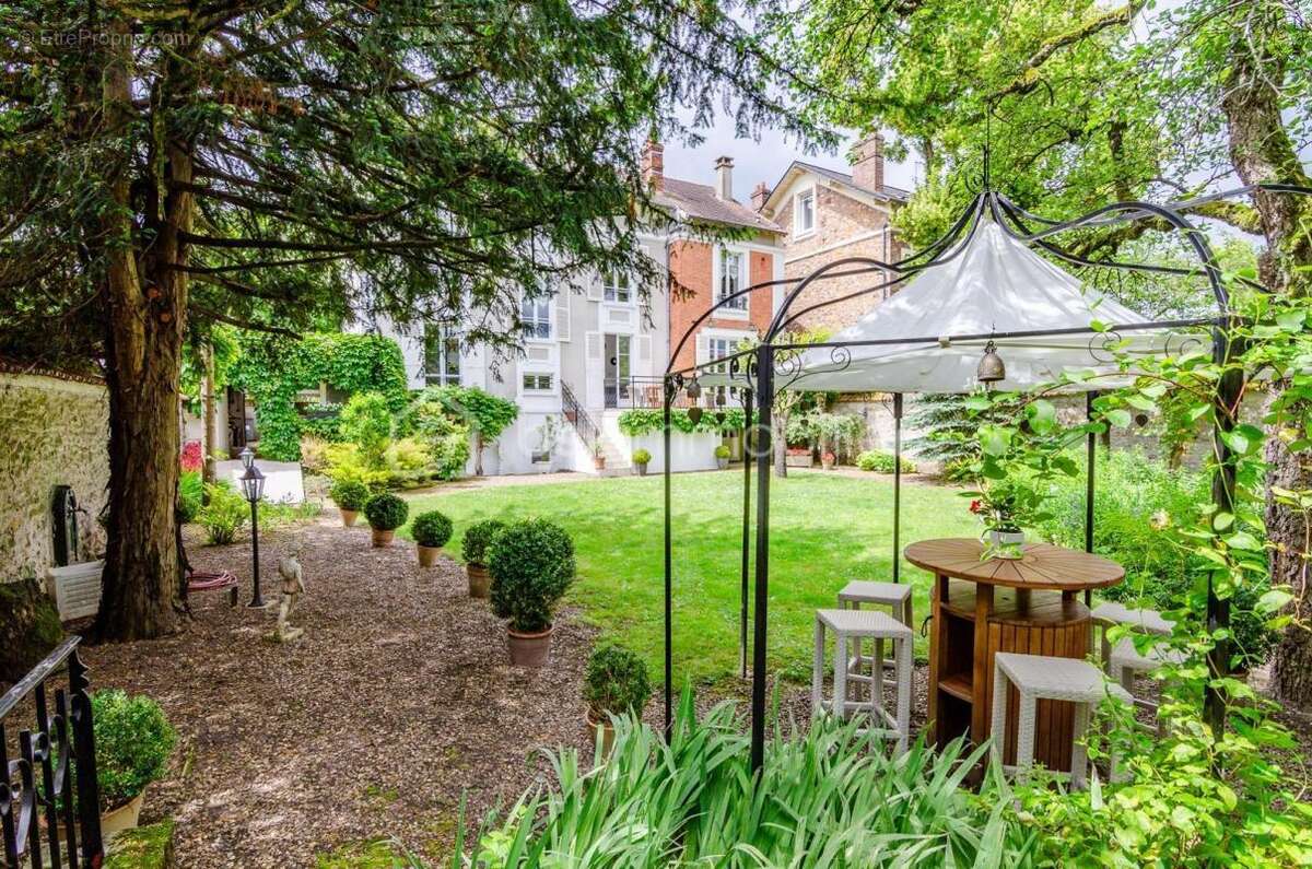 Maison à CORBEIL-ESSONNES