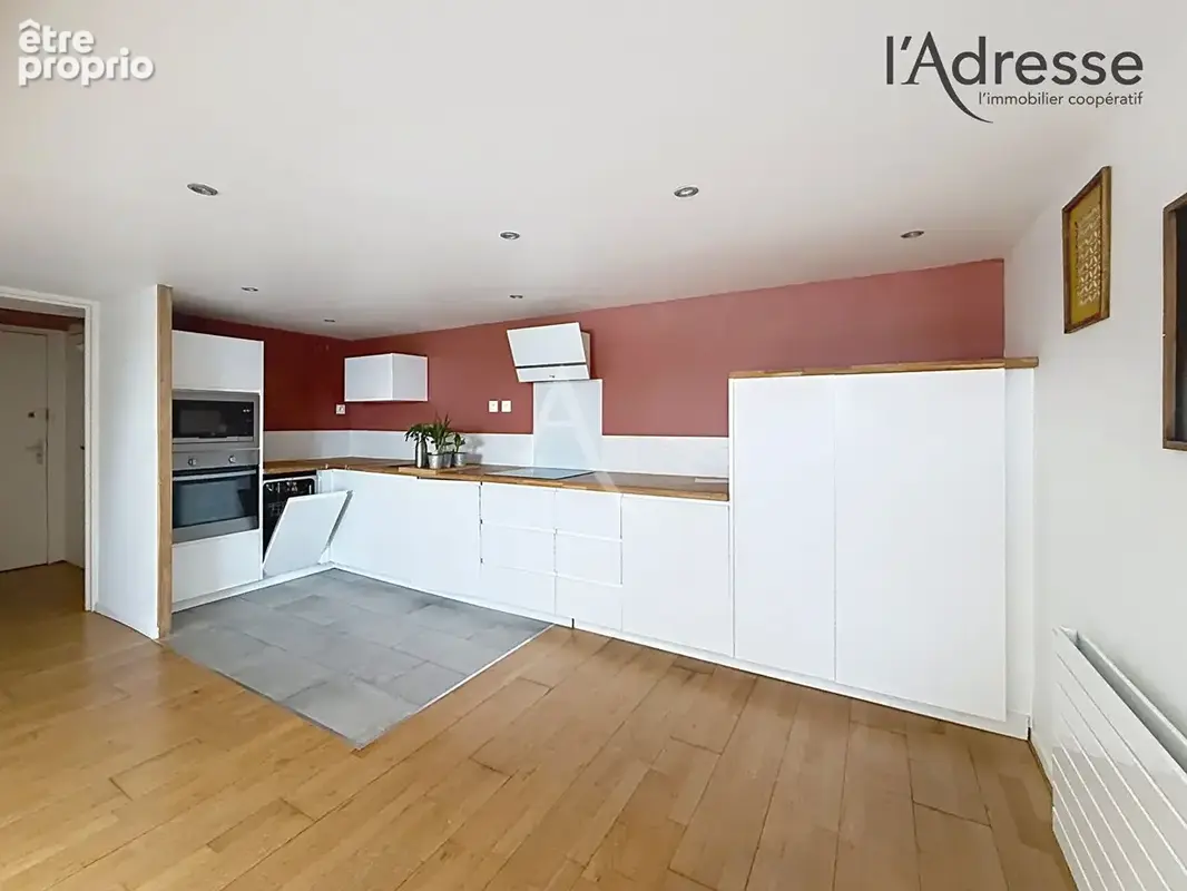 Rueil-Malmaison - Mont Valerien - Duplex rénové de 42m² - Coup de coeur ! Box en sus - photo 3