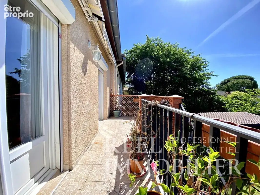Maison mitoyenne à Leguevin avec jardin, 4 chambres et un garage - photo 9
