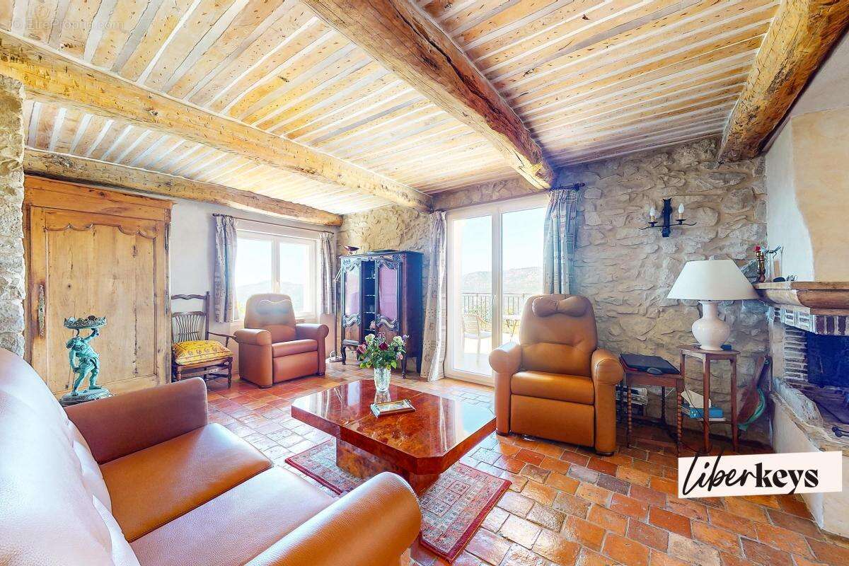  berre-les-alpes – villa de charme avec vue panoramique, dépendances et garage xxl - photo 10