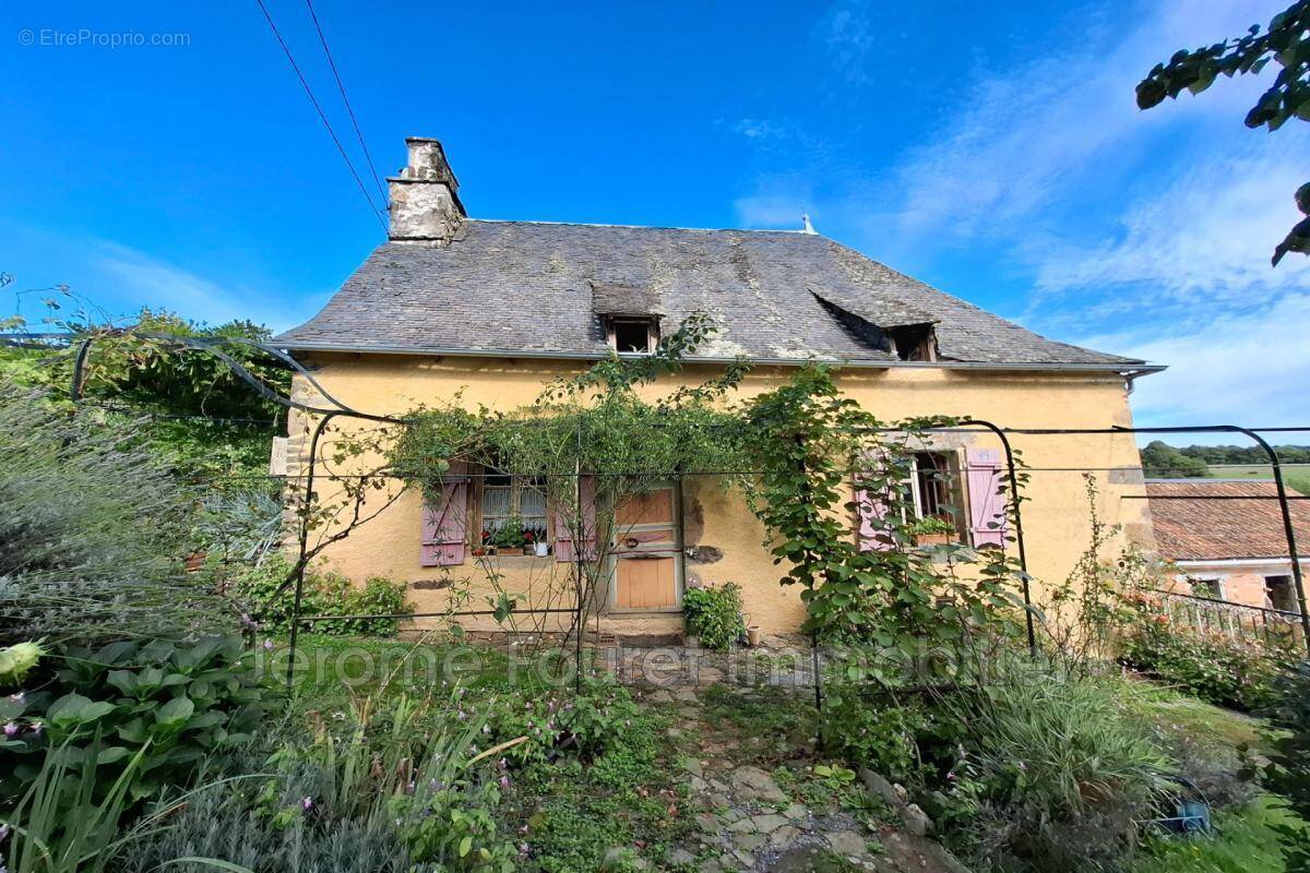 Maison à LAVAL-SUR-LUZEGE