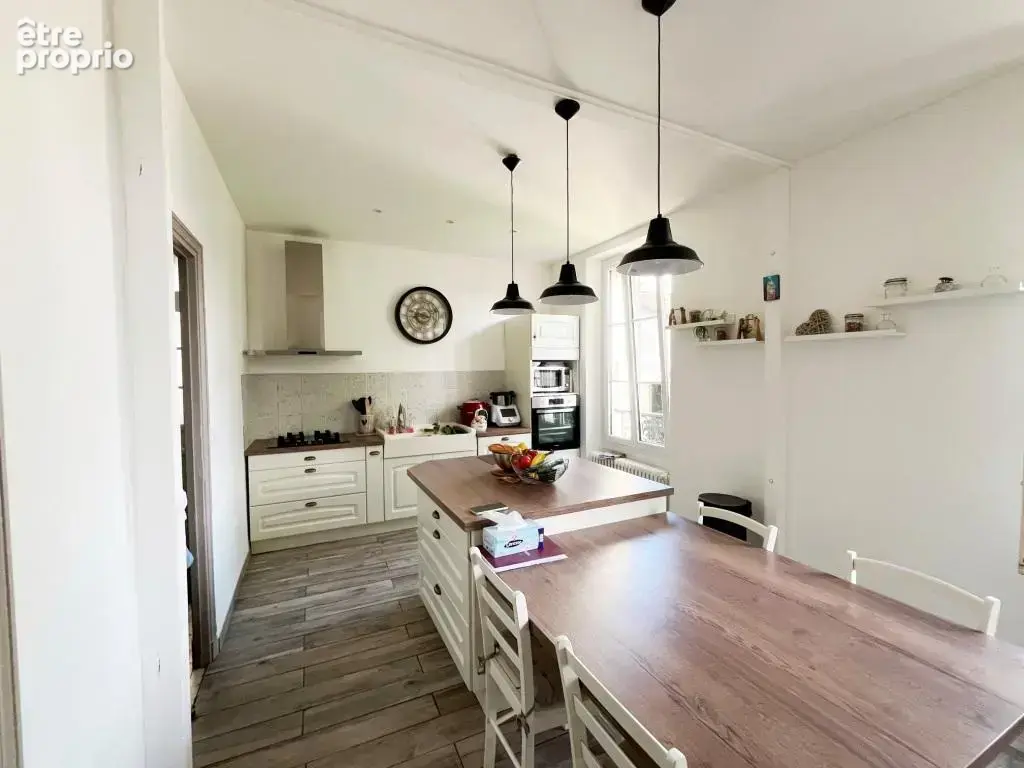 District de SENS, tout commerce à pied:  TRÈS JOLIE MAISON BOURGEOISE de 180 m2  son vaste salon et ses 4 cham - photo 7