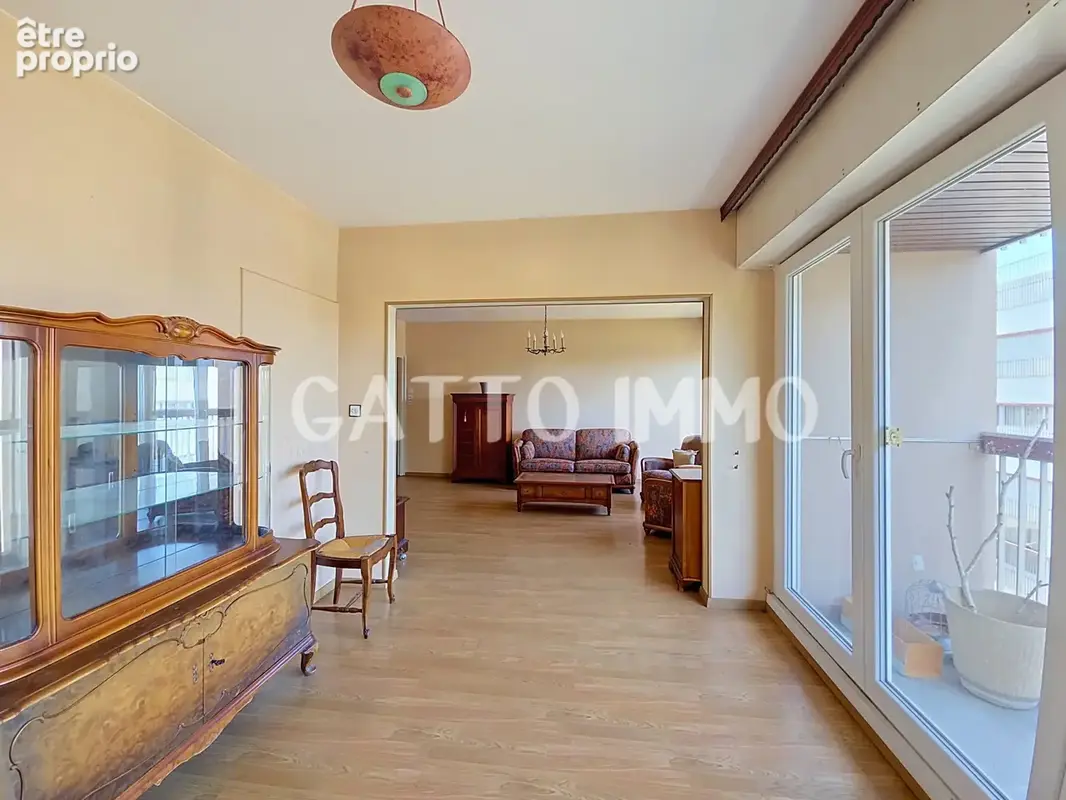 Appartement de 100m2 // 3 ch // cave // 1 place parking // av strasbourg metz - photo 6