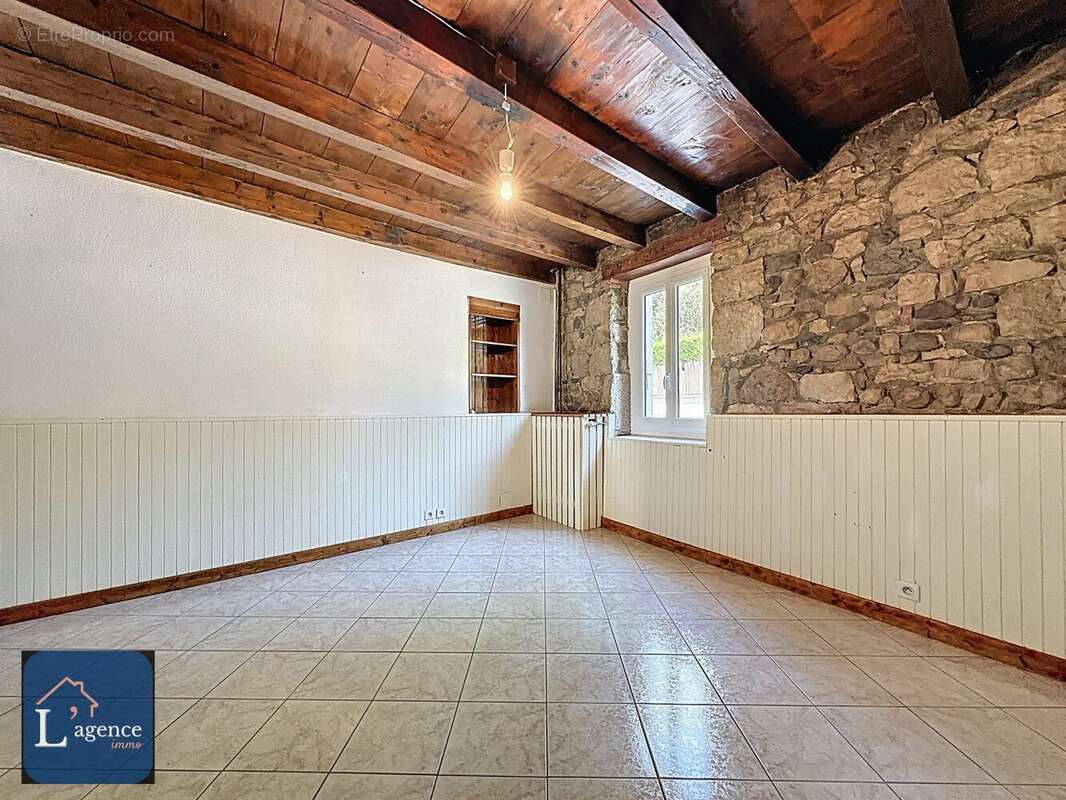 Maison à DIVONNE-LES-BAINS